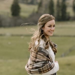 Meet your Posher, Victoria